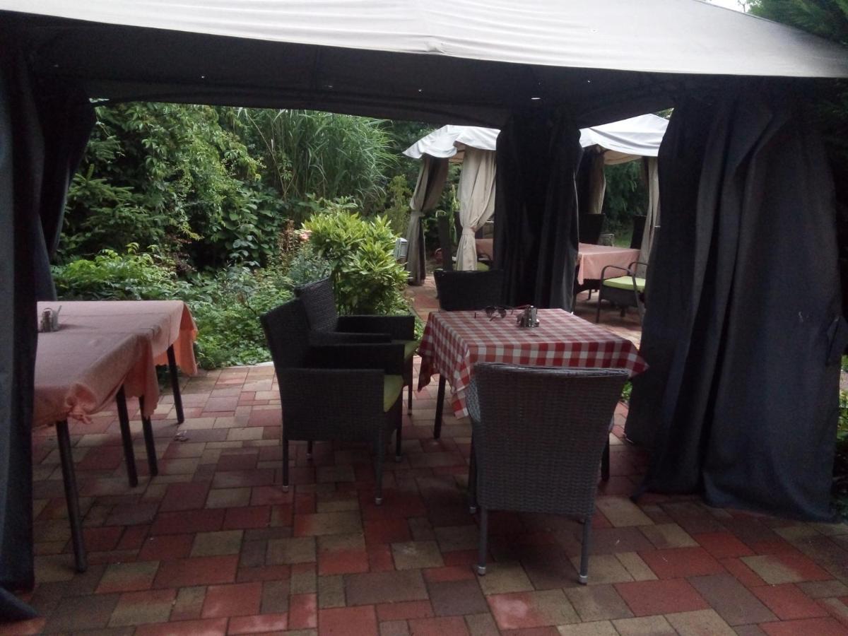 Alabastrom Panzio Es Etterem Bed & Breakfast Bogacs Exterior photo