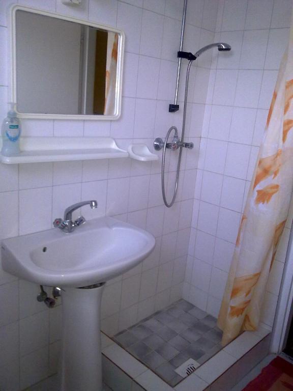 Alabastrom Panzio Es Etterem Bed & Breakfast Bogacs Room photo