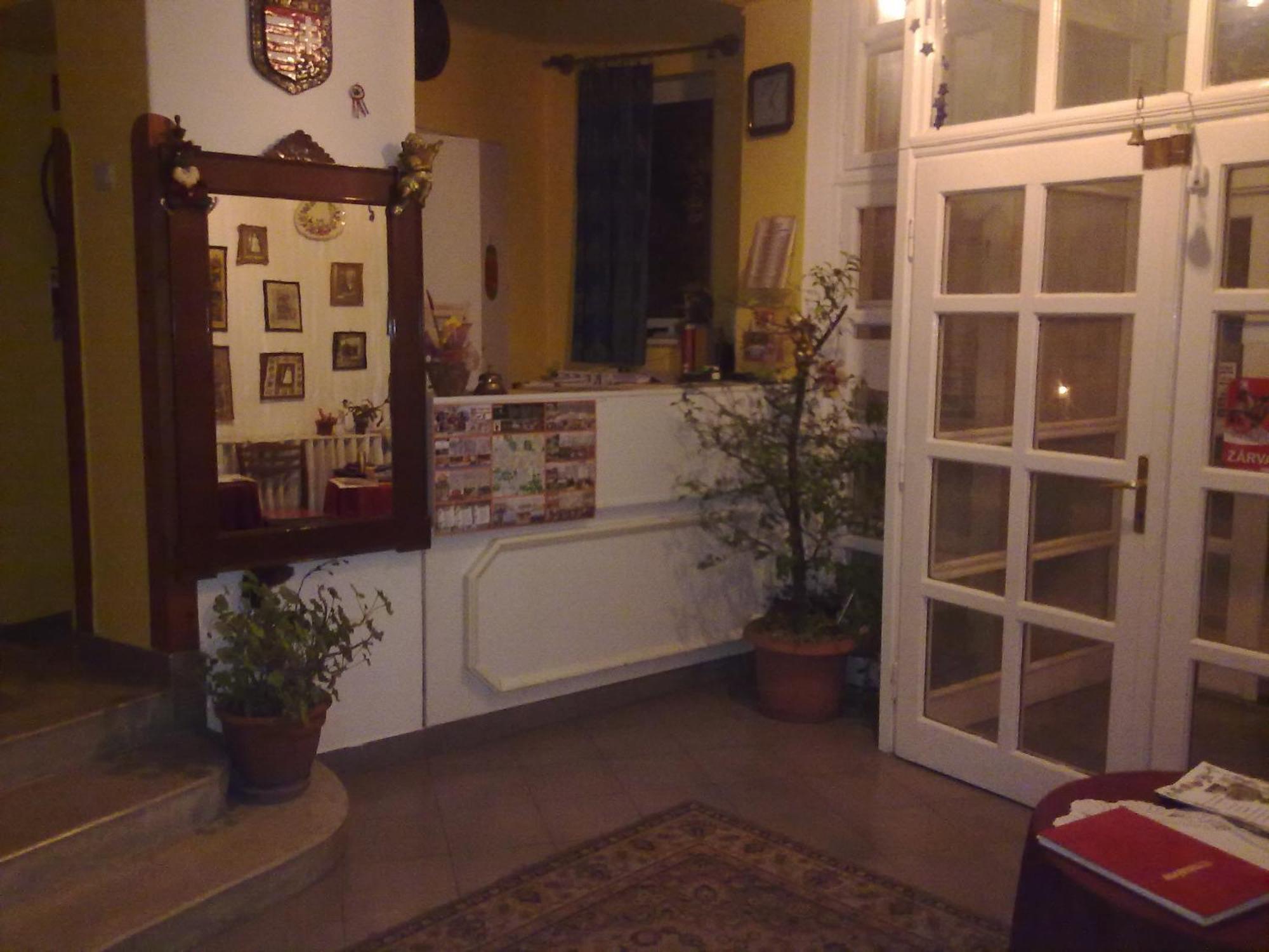 Alabastrom Panzio Es Etterem Bed & Breakfast Bogacs Exterior photo