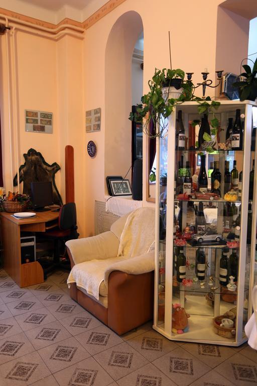 Alabastrom Panzio Es Etterem Bed & Breakfast Bogacs Exterior photo